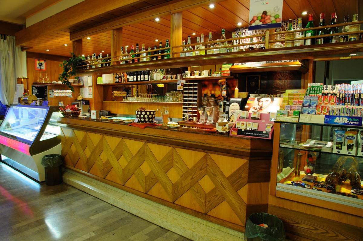 Hotel Dante Ponte nellʼAlpi Екстериор снимка