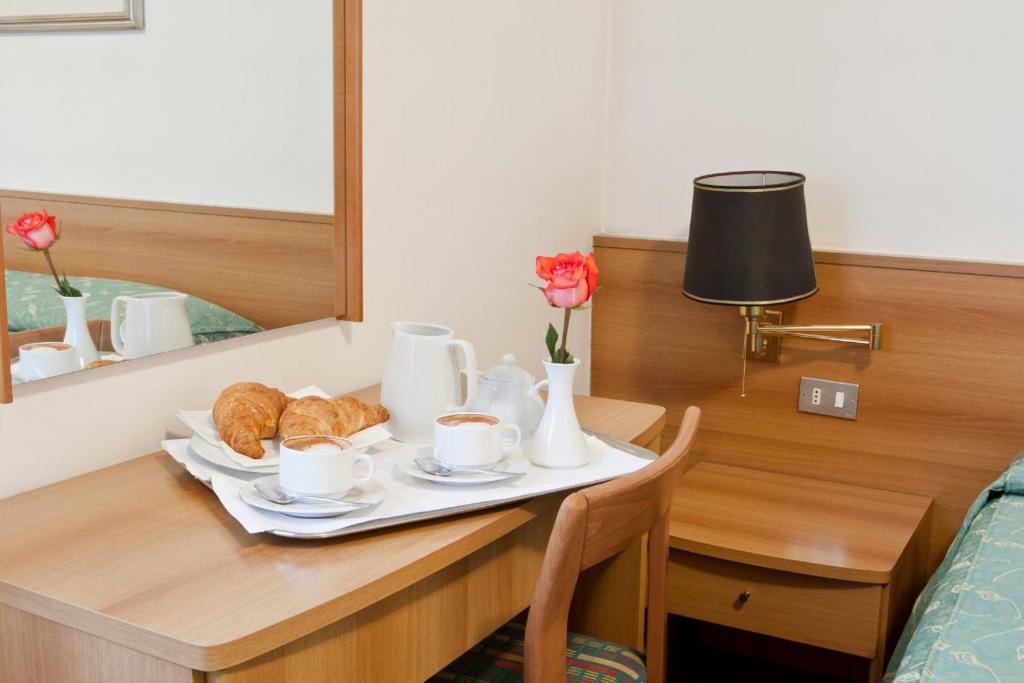 Hotel Dante Ponte nellʼAlpi Екстериор снимка